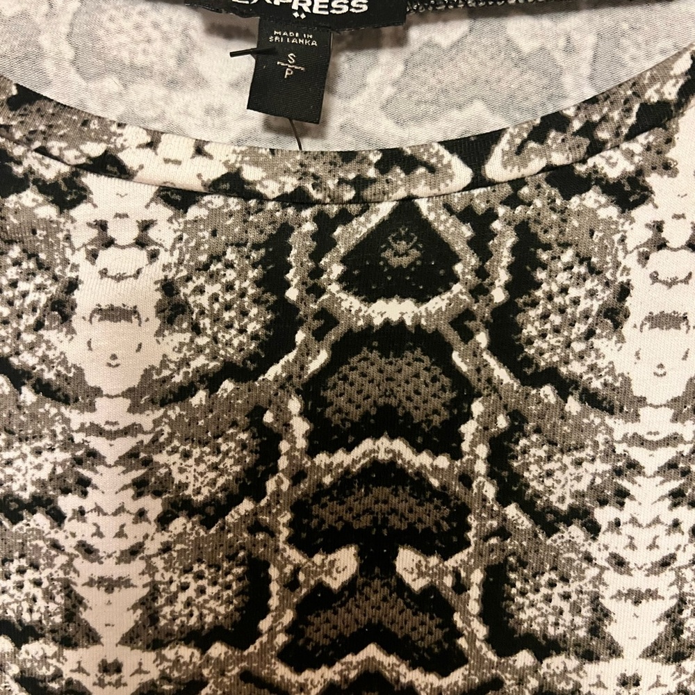 Express snakeskin print bodysuit SZ Small - Picture 2 of 2